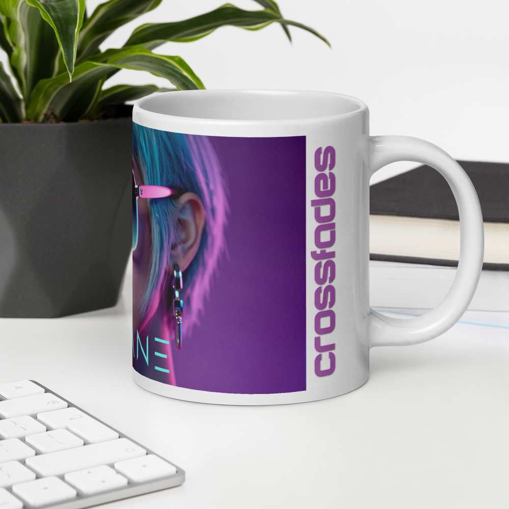 Weiße, glänzende Tasse