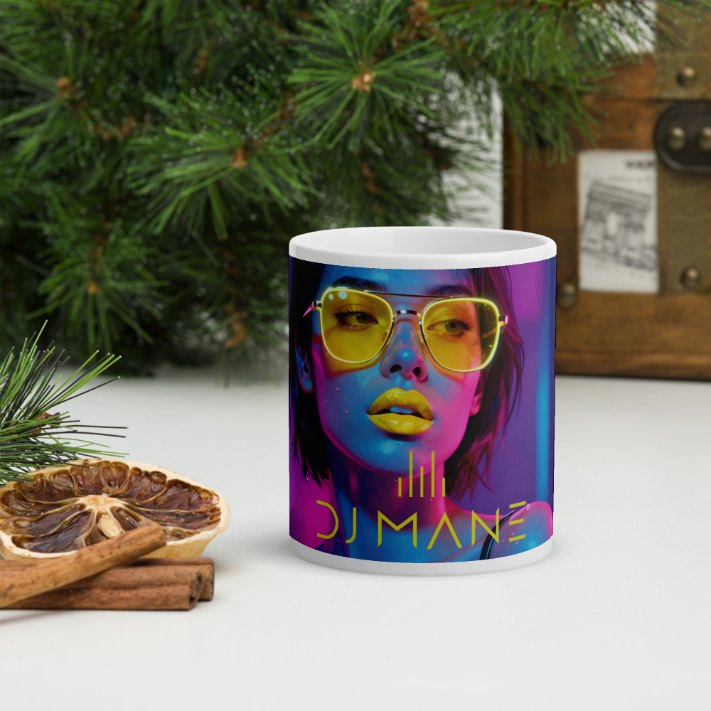 Weiße, glänzende Tasse