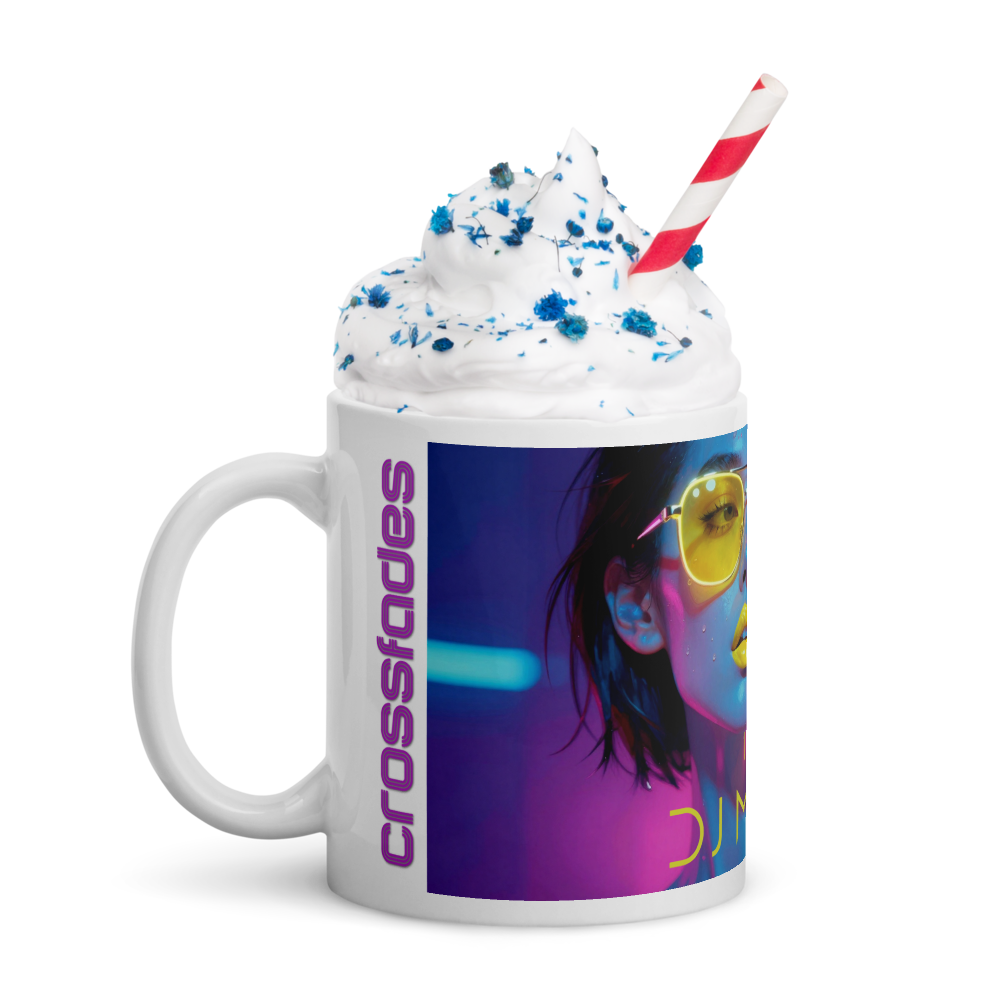 Weiße, glänzende Tasse
