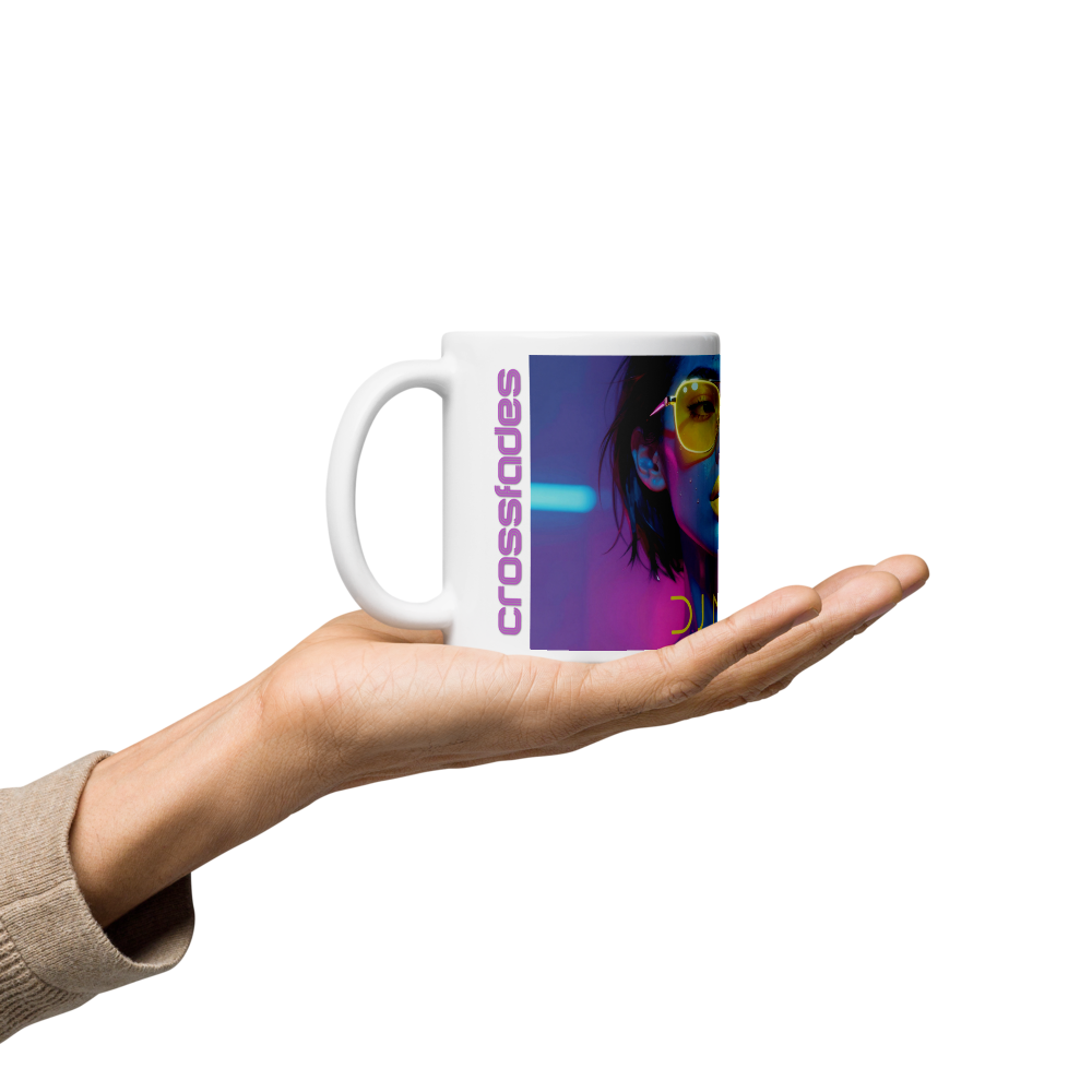 Weiße, glänzende Tasse