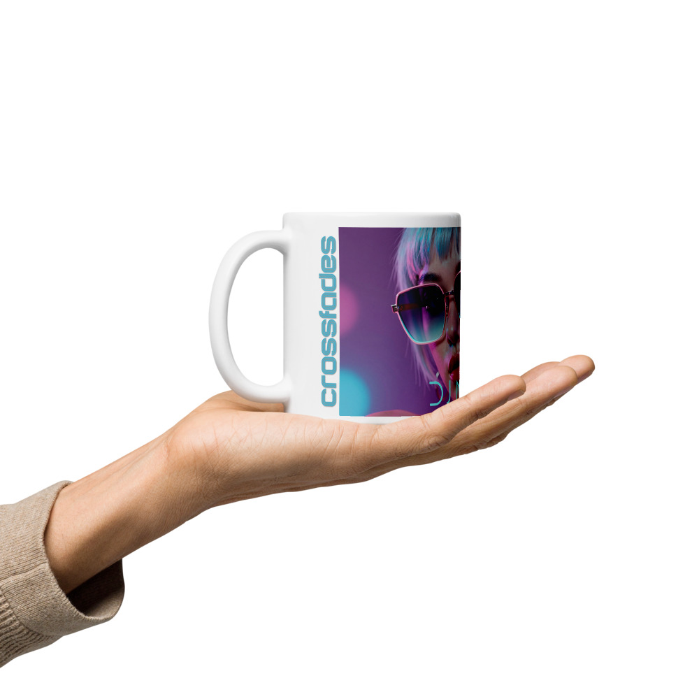 Weiße, glänzende Tasse